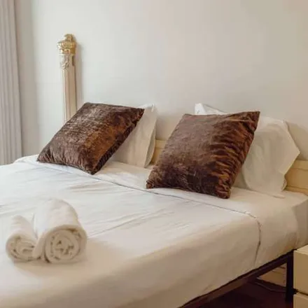 Rent this 4 bed apartment on PRT-00031/32/197 - Hotel Vila Galé Porto in Rua da Póvoa, 4000-077 Porto