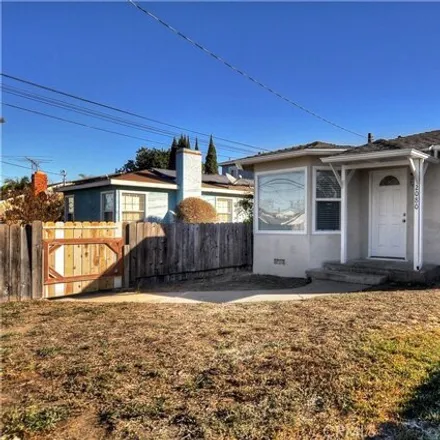 Rent this 2 bed house on 2086 Maple Avenue in Costa Mesa, CA 92627