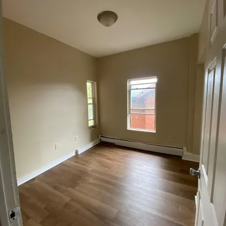 Rent this 4 bed apartment on 33 Seyms Street in Hartford, CT 06120