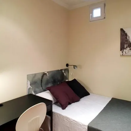 Rent this 6 bed room on Calle de San Bernardo in 4, 28013 Madrid