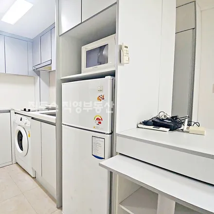 Image 2 - 서울특별시 서초구 잠원동 7-8 - Apartment for rent