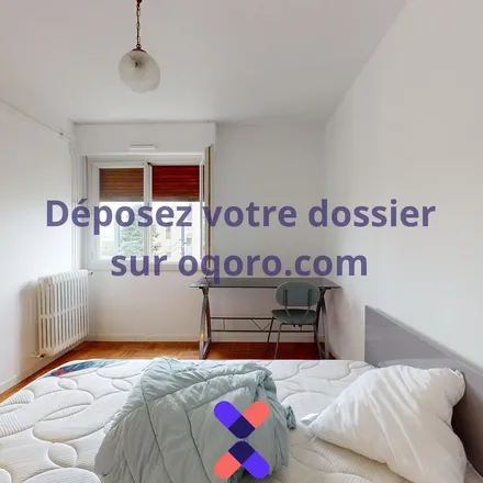Rent this 3 bed apartment on 76 Boulevard Henri Dunant in 49100 Angers, France