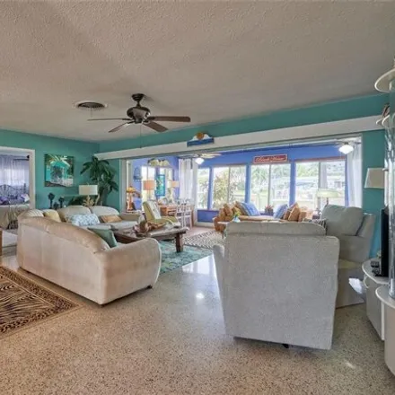 Image 5 - 4322 Holland Drive, Saint Pete Beach, Pinellas County, FL 33706, USA - House for rent