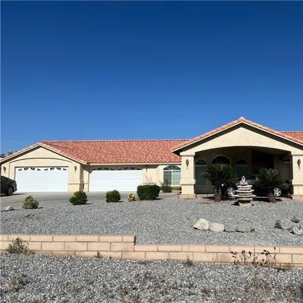 Buy this 5 bed house on 13861 Choco Road in Apple Valley, CA 92307