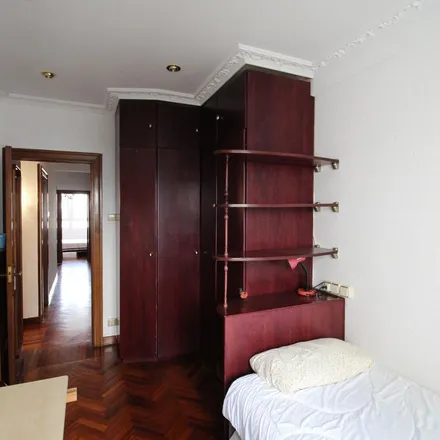 Image 6 - Plaza de Puertochico, 39004 Santander, Spain - Apartment for rent