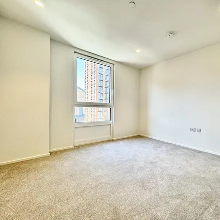 Image 2 - 208 Leven Road, London, E14 0GQ, United Kingdom - Apartment for rent