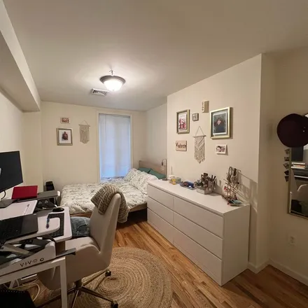Rent this 3 bed apartment on 522 Bloomfield Street in Hoboken, NJ 07030