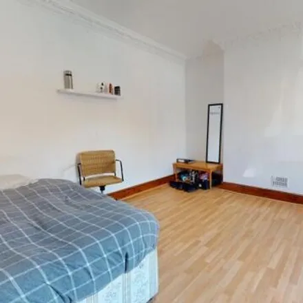 Rent this 3 bed townhouse on Royal Park View in Leeds, LS6 1HN