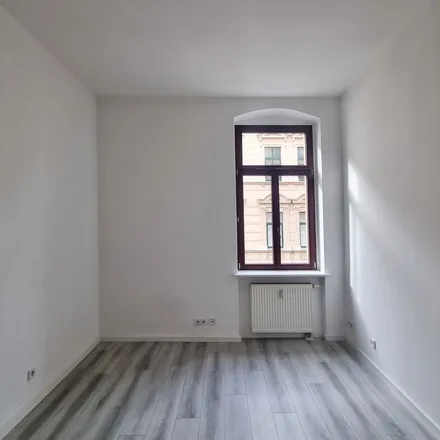 Rent this 2 bed apartment on Patch&Work in Gütchenstraße 14, 06108 Halle (Saale)