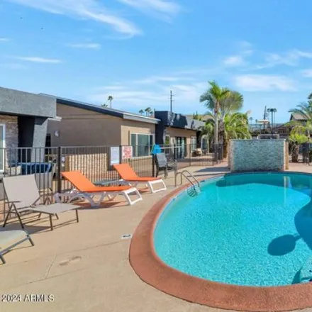 Image 5 - 3243 North 37th Street, Phoenix, AZ 85018, USA - Apartment for sale