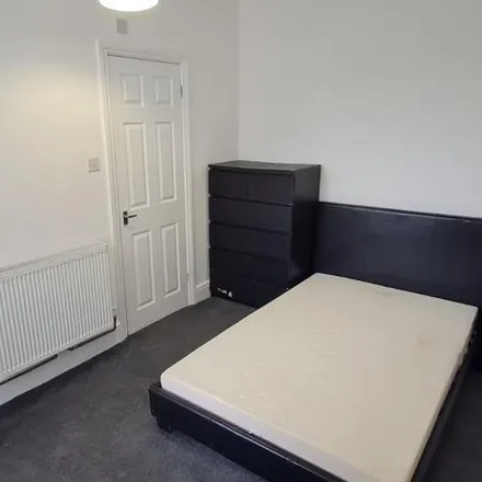 Rent this 1 bed room on Grosvenor Road in Rugby, CV21 3LF