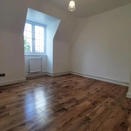 Rent this 3 bed apartment on Bonington House in Collier Street, London