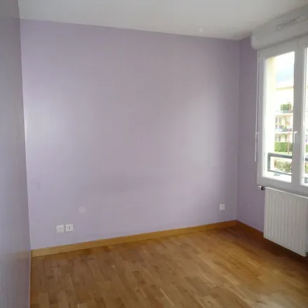 Rent this 4 bed apartment on 26 Rue Chancelière in 38120 Fontanil-Cornillon, France