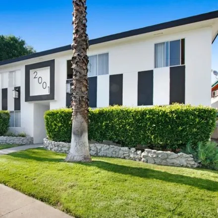 Buy this studio house on 2001 Peyton Avenue in Burbank, CA 91504