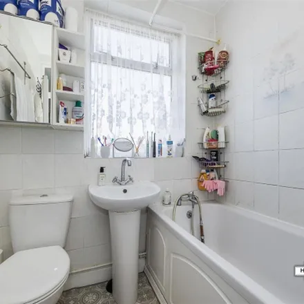Rent this 2 bed apartment on 18 Fairland Road in London, E15 4EL