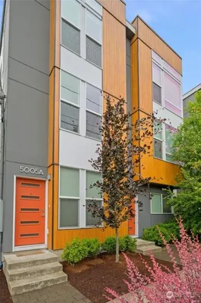 Image 2 - 5005 40th Ave NE Unit A, Seattle, Washington, 98105 - House for sale
