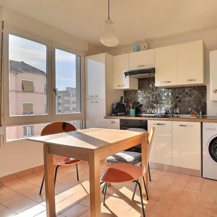 Image 6 - 44 Rue Jacques-Louis Hénon, 69004 Lyon 4e Arrondissement, France - Apartment for rent