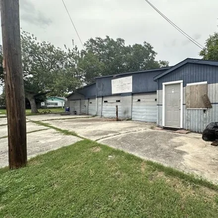 Image 7 - 423 Burton Ave, San Antonio, Texas, 78221 - House for sale