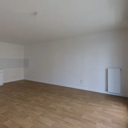 Rent this 3 bed apartment on 5 Avenue Louis Barrault in 93600 Aulnay-sous-Bois, France