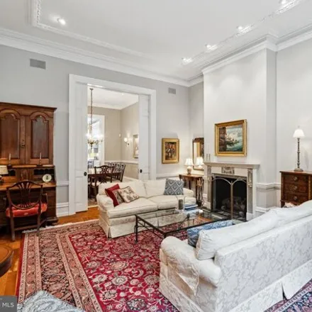 Image 6 - 1810 Cypress Street, Philadelphia, PA 19103, USA - Townhouse for sale