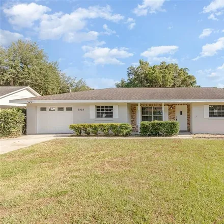 Buy this 3 bed house on 3928 Magnolia Drive in Leesburg, FL 34748