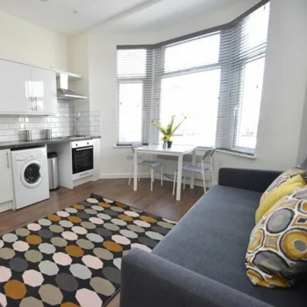 Rent this 1 bed townhouse on Cathays Terrace in Cardiff, CF24 4DW