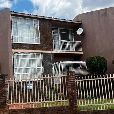 Image 6 - Matopos Road, Florida Hills, Roodepoort, 1709, South Africa - Townhouse for rent