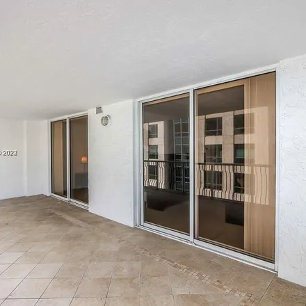 Image 9 - The Club at Brickell Bay, 1200 Brickell Bay Drive, Miami, FL 33131, USA - Apartment for rent