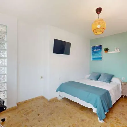 Rent this 6 bed apartment on Carrer de Rafael Contreras Juesas (cartellista) in 46006 Valencia, Spain
