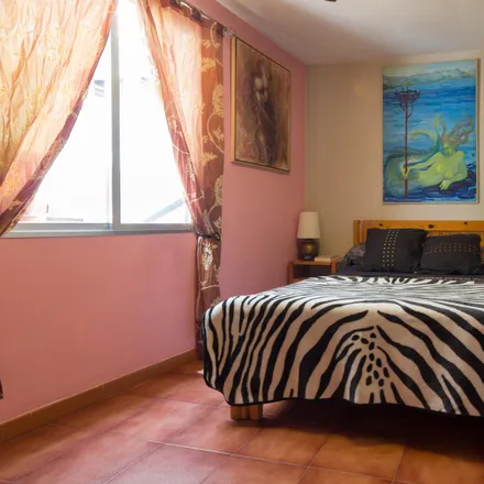 Rent this 2 bed room on Madrid in El Catalán, Calle de Hortaleza