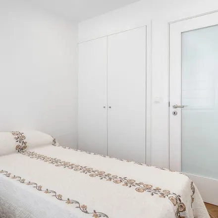 Rent this 3 bed house on Caminho da Cabriteira in 4900-012 Viana do Castelo, Portugal