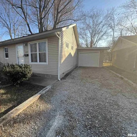 Buy this 3 bed house on 2385 Roblee Avenue in Murphysboro, IL 62966