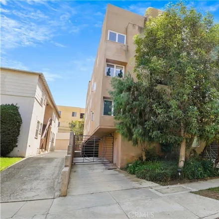 Buy this 2 bed condo on Mobil in Westwood Boulevard, Los Angeles