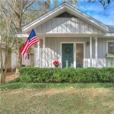 Rent this 3 bed house on 127 Hannon Avenue in Mobile, AL 36604