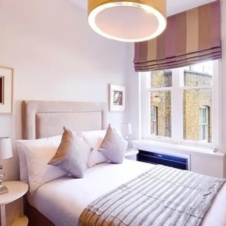 Rent this 2 bed room on 39 Hill Street in London, W1J 5LX