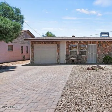 Buy this 3 bed house on 1001 West Piccadilly Road in Phoenix, AZ 85013