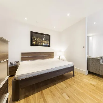 Rent this studio apartment on Dowells Street in London, SE10 9DX