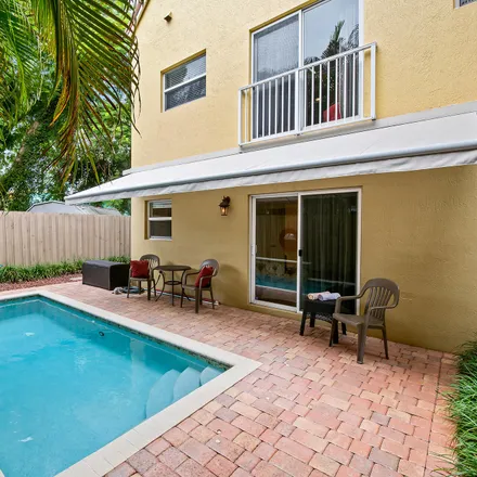 Image 2 - 730 Southeast 12th Court, Fort Lauderdale, FL 33316, USA - Townhouse for sale