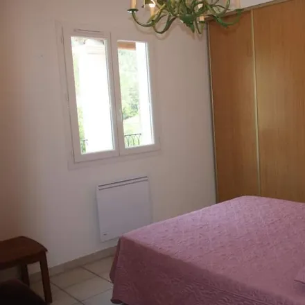 Rent this 3 bed house on Avenue de la Résistance in 83550 Vidauban, France