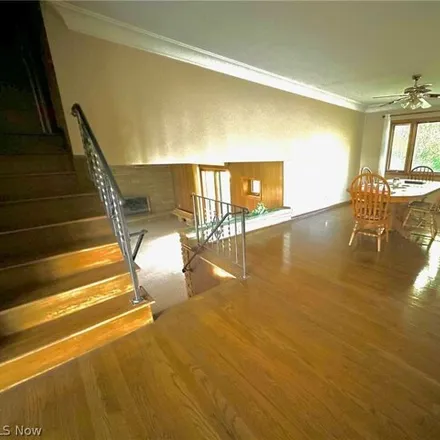 Image 3 - 17501 Meadow Lane, Strongsville, OH 44136, USA - House for sale