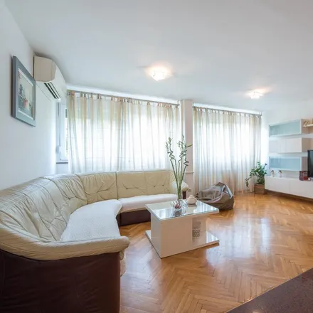 Rent this 3 bed apartment on Poljička cesta 9