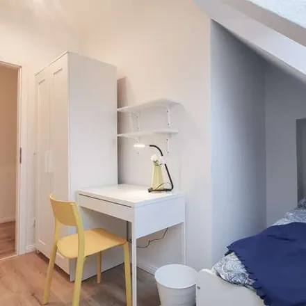 Rent this 5 bed apartment on Netto Marken-Discount in Sonnenallee, 12045 Berlin