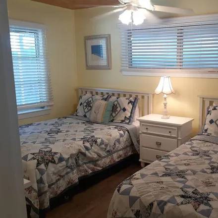Rent this 2 bed house on Longboat Key in FL, 34228