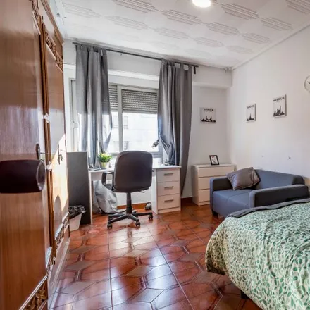 Rent this 5 bed room on Carrer del Reverend Rafael Tramoyeres in 3, 46020 Valencia