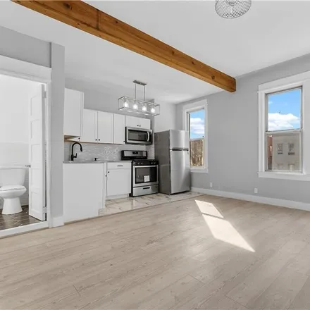Image 4 - 836 East 229th Street, New York, NY 10466, USA - Townhouse for sale