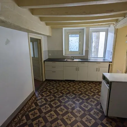 Rent this 3 bed apartment on 44 Rue Villette Gâté in 28400 Nogent-le-Rotrou, France