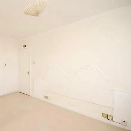 Image 4 - Cyprus Road, London, N3 3RX, United Kingdom - Apartment for rent