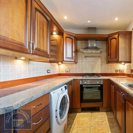 Image 6 - 135-145 Brading Crescent, London, E11 3RU, United Kingdom - Townhouse for rent