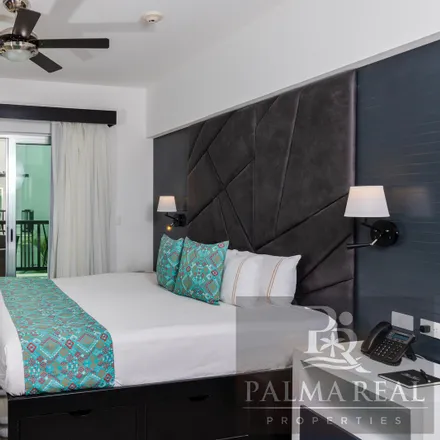 Buy this 2 bed apartment on Sandos Caracol in Avenida Xcalacoco, 77726 Playa del Carmen