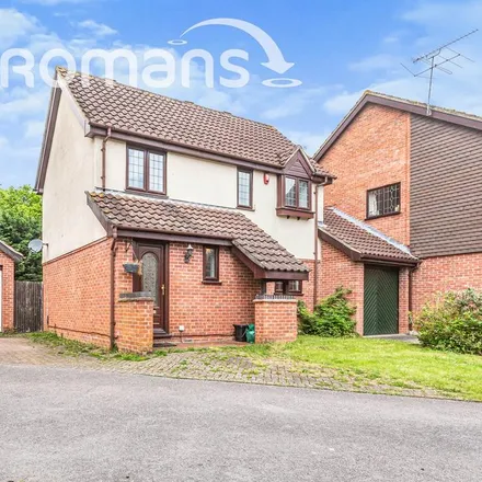 Rent this 3 bed house on 26 Hilmanton in Reading, RG6 4HN